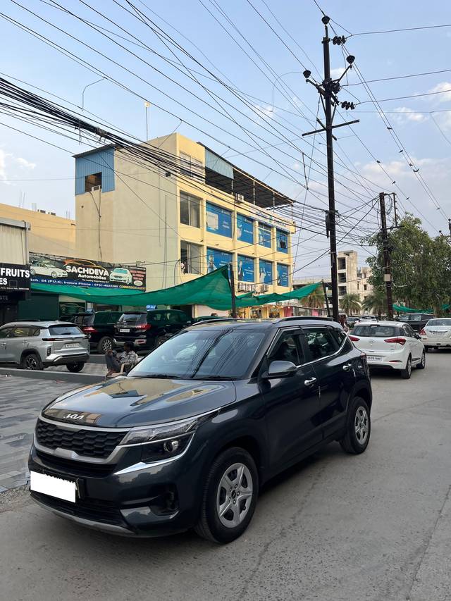 https://images10.gaadi.com/usedcar_image/4579817/original/processed_1b00767869c8481a49ff336d4dca44a0.jpg?imwidth=6400
