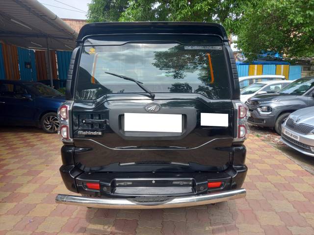 https://images10.gaadi.com/usedcar_image/4579818/original/processed_403eb3c6ab3547884914df7bd40cdb8f.jpeg?imwidth=6402