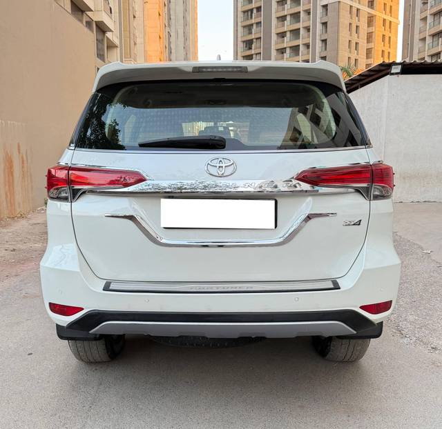 https://images10.gaadi.com/usedcar_image/4579819/original/processed_743867d7a02165c08b581ed189d14cfc.jpg?imwidth=6402