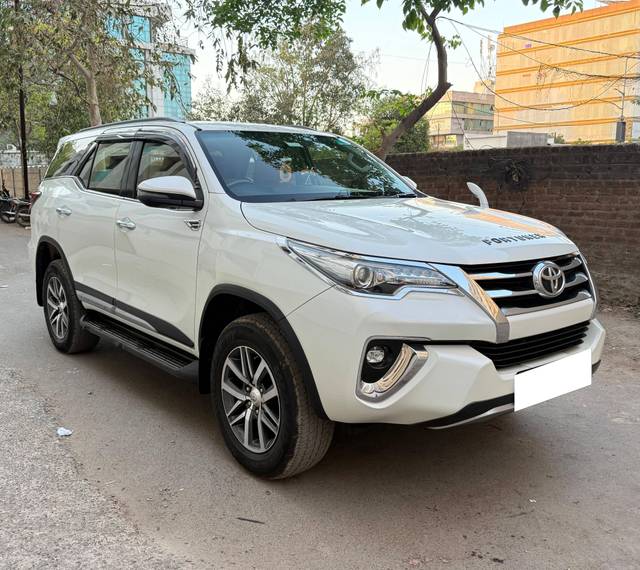 https://images10.gaadi.com/usedcar_image/4579819/original/processed_a01aec867190324289e17235c54baa72.jpg?imwidth=6400