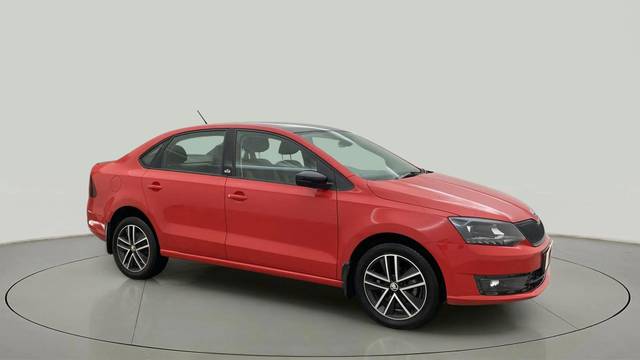 https://images10.gaadi.com/usedcar_image/4579874/original/c04d4a396eb89cc4c13cbe6a3a44a8db.jpg?imwidth=6400