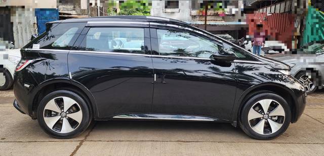 https://images10.gaadi.com/usedcar_image/4579892/original/processed_8a19533859e61248eab2ca3f52678eb2.jpg?imwidth=6402