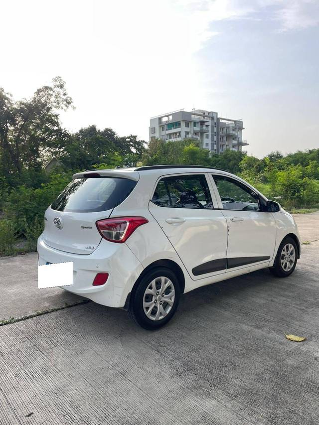 https://images10.gaadi.com/usedcar_image/4579926/original/processed_a85b24be9871563e59f95dd9d2a13535.jpg?imwidth=6401