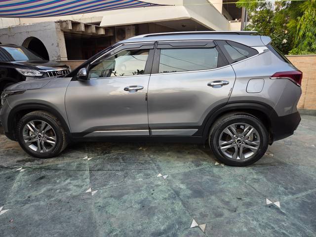 https://images10.gaadi.com/usedcar_image/4580006/original/470ee753b7fcbfe5af560758e0cd46f9.jpg?imwidth=6402