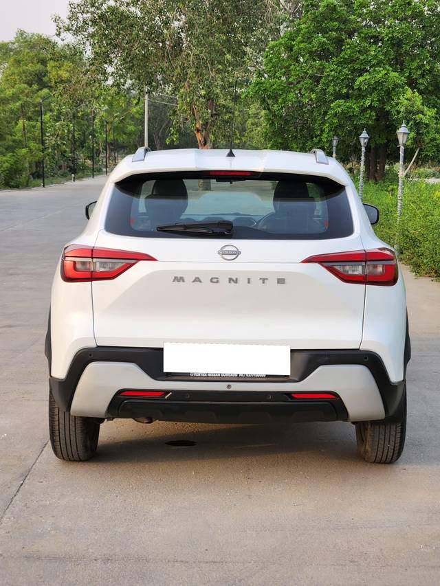 https://images10.gaadi.com/usedcar_image/4580007/original/processed_9101b366c4268269073785f4a4e6cbfd.jpg?imwidth=6402