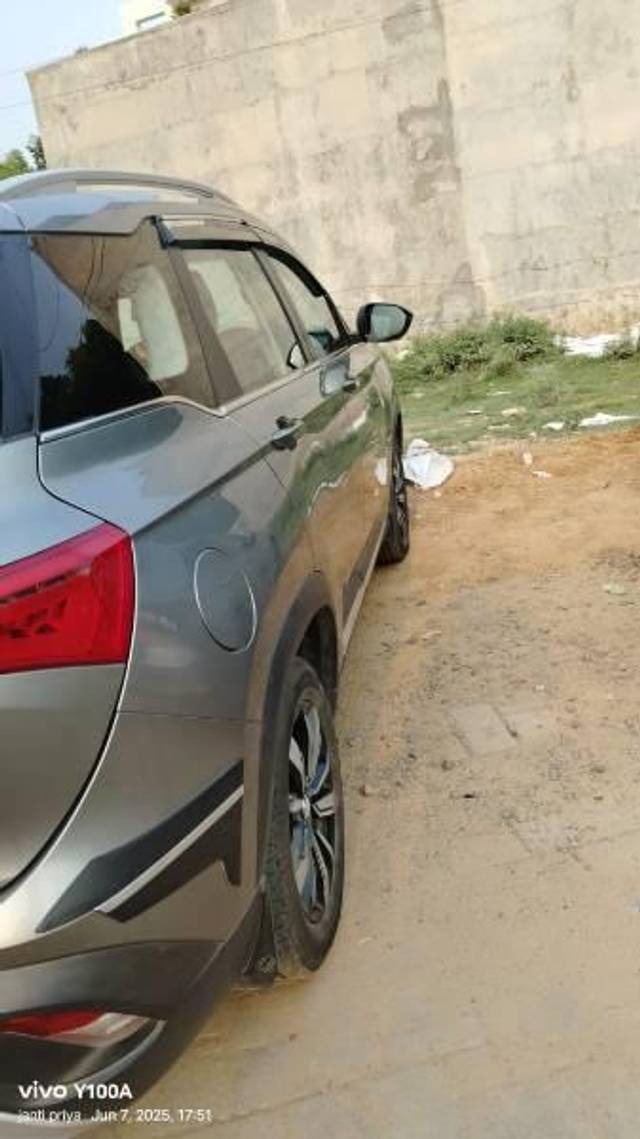 https://images10.gaadi.com/usedcar_image/4580008/original/processed_93aa6931-f15e-4448-95ff-268253a9841a.jpeg?imwidth=6401