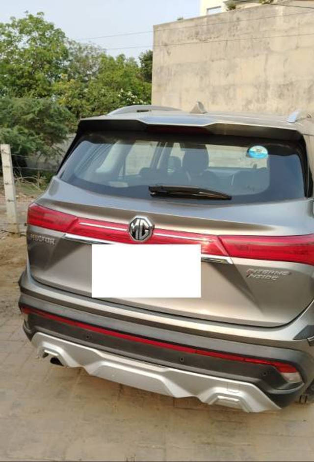 https://images10.gaadi.com/usedcar_image/4580008/original/processed_9e00f817-6592-4875-a08c-da60666d60cd.png?imwidth=6400