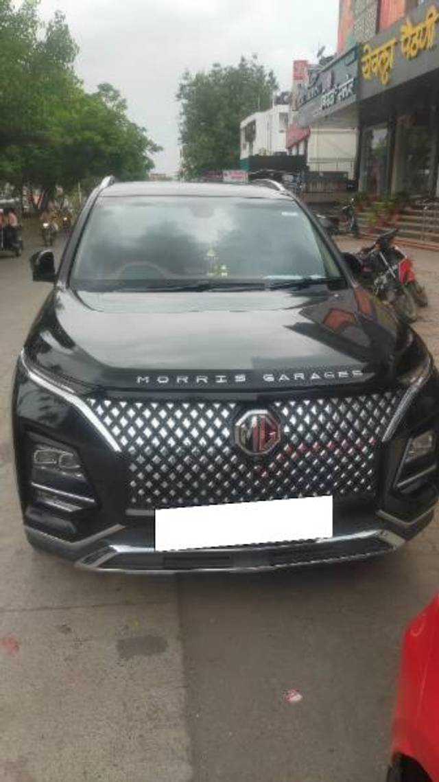 https://images10.gaadi.com/usedcar_image/4580082/original/processed_582b896e-a3a8-43ed-bb19-794c5b7c8543.jpg?imwidth=6402