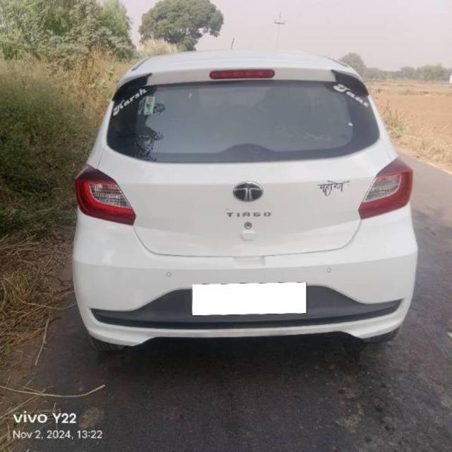 https://images10.gaadi.com/usedcar_image/4580103/original/processed_88609975-68ce-42f2-890a-0b60fa0f32b7.jpg?imwidth=6400