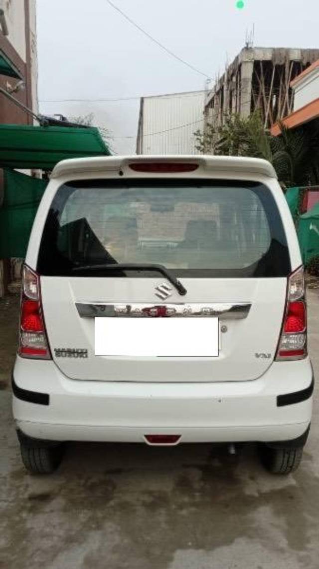 https://images10.gaadi.com/usedcar_image/4580105/original/processed_03398b71-8c87-4188-b1e3-162ca35e637f.jpeg?imwidth=6401