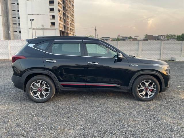 https://images10.gaadi.com/usedcar_image/4580110/original/processed_0abe4d1d28ee6e62f18d01e22d39e944.jpg?imwidth=6401