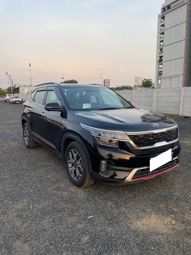 https://images10.gaadi.com/usedcar_image/4580110/original/processed_733f178d78993ab46a55e1ccc1341a52.jpg?imwidth=6400