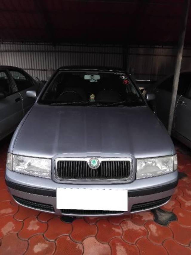 https://images10.gaadi.com/usedcar_image/4580125/original/processed_3f0c240e-4ffe-478a-986e-fbc88760bacd.jpg?imwidth=6400