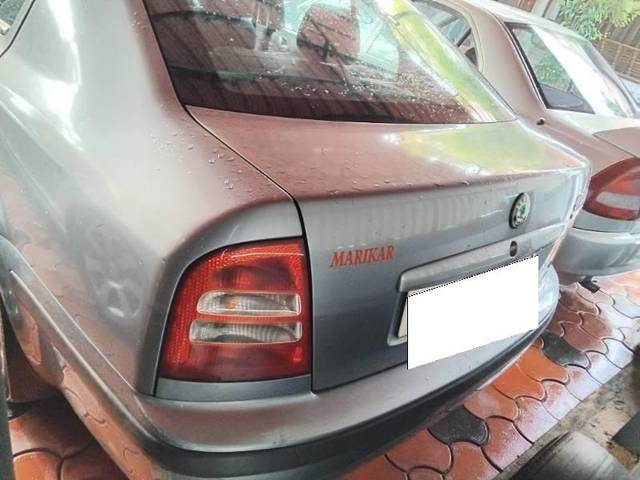 https://images10.gaadi.com/usedcar_image/4580125/original/processed_636211f3-5d4b-4f1e-8f77-f00c0507cfe0.jpg?imwidth=6402