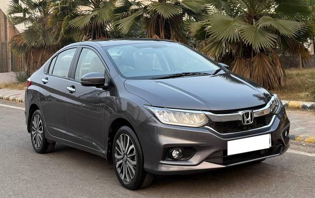 https://images10.gaadi.com/usedcar_image/4580180/original/processed_9ed765043a802031cba9045988064d5b.jpeg?imwidth=6400