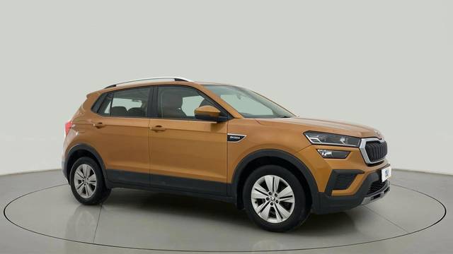 https://images10.gaadi.com/usedcar_image/4580257/original/5284c8f08ffc2da87270c9fbd44230de.jpg?imwidth=6400