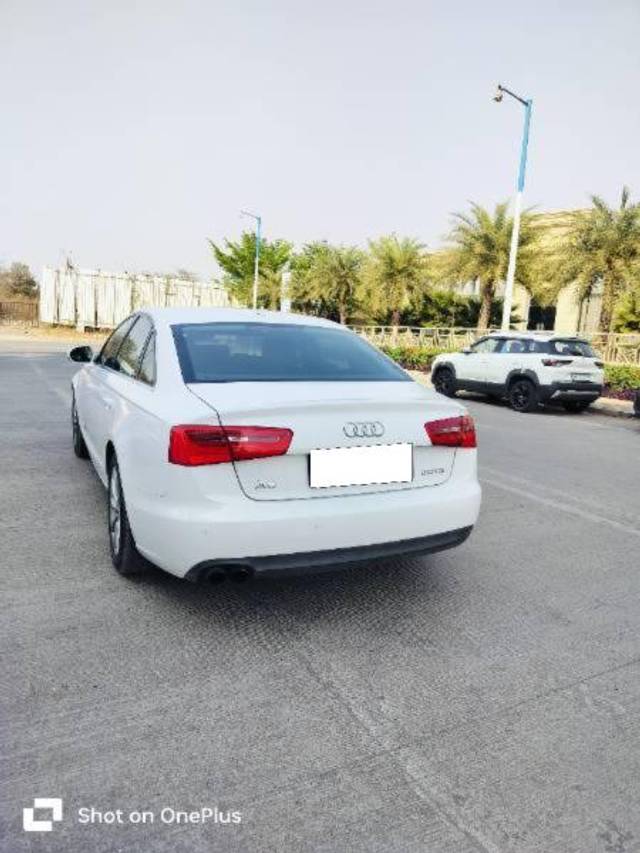 https://images10.gaadi.com/usedcar_image/4580259/original/processed_c80b752d-6243-4772-a9fc-262b393ef002.jpg?imwidth=6400