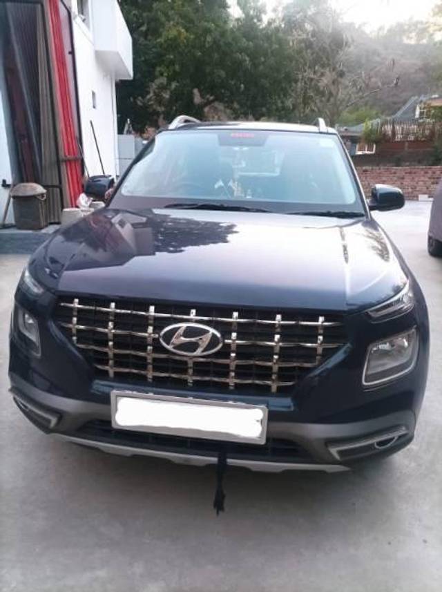 https://images10.gaadi.com/usedcar_image/4580262/original/processed_22fcf5f1-1521-4f68-ada5-3f8d1ff26690.jpg?imwidth=6400
