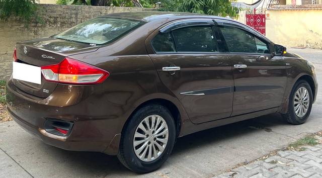 https://images10.gaadi.com/usedcar_image/4580280/original/processed_87c45527-b526-49c4-923a-0d870c821380.jpg?imwidth=6402