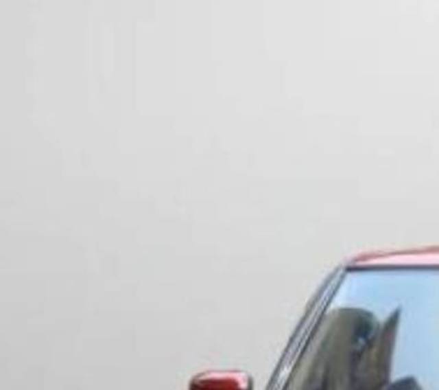 https://images10.gaadi.com/usedcar_image/4580282/original/processed_1a847cb7-d6a8-4377-bdf8-b99ecf3c5cc4.jpg?imwidth=6401