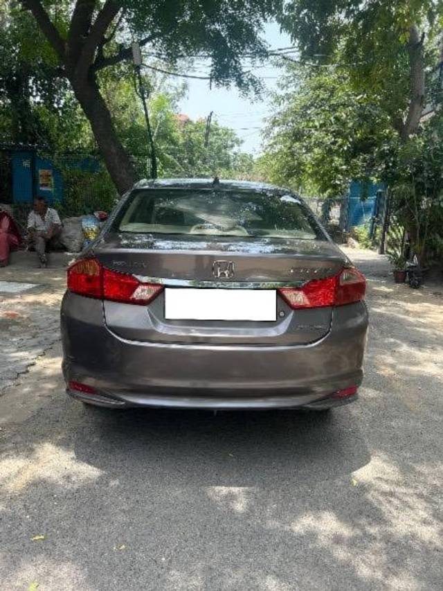 https://images10.gaadi.com/usedcar_image/4580287/original/processed_2b478658-4a2b-4c0a-bedf-f8b28f770bee.jpeg?imwidth=6401
