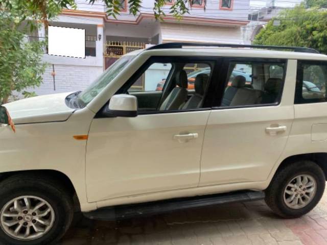 https://images10.gaadi.com/usedcar_image/4580331/original/processed_b87eb98c-3cc1-47e3-8684-804d5e60cceb.jpeg?imwidth=6402