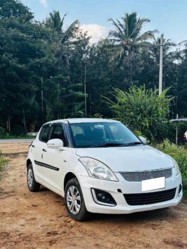 https://images10.gaadi.com/usedcar_image/4580341/original/processed_37e380e3-6d6c-4a8a-8289-a6ced4326116.jpg?imwidth=6400