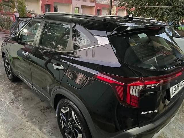 https://images10.gaadi.com/usedcar_image/4580342/original/processed_059f872c-9e17-41cd-a1dd-31774ff8b370.jpeg?imwidth=6402