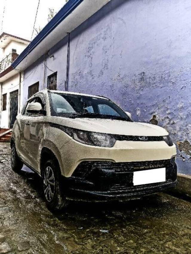 https://images10.gaadi.com/usedcar_image/4580343/original/processed_e1a0c296-4eb6-4ff9-96e5-82e951a2eb19.jpg?imwidth=6402
