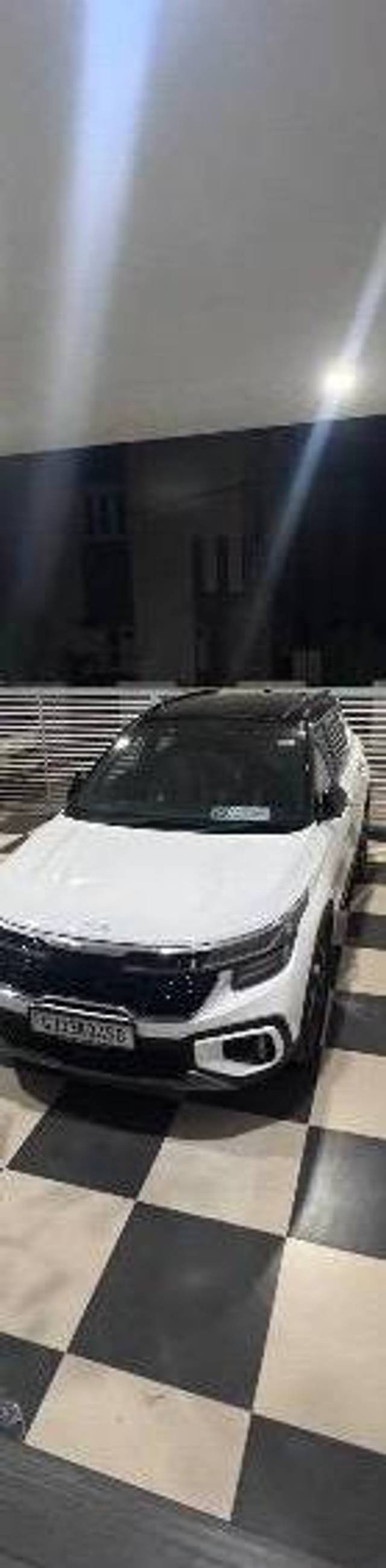 https://images10.gaadi.com/usedcar_image/4580350/original/processed_0ab56cba-0ef4-46e8-b45d-7873dda69314.jpeg?imwidth=6401