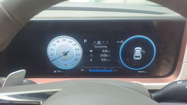 https://images10.gaadi.com/usedcar_image/4580413/original/fe783c00-4aff-4019-a746-bb5b0f19a092.jpg?imwidth=6402