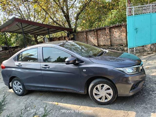 https://images10.gaadi.com/usedcar_image/4580448/original/processed_4ebce477-bd58-4256-8909-829dde60584a.jpg?imwidth=6401