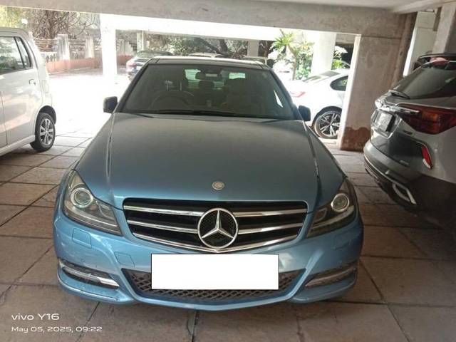 https://images10.gaadi.com/usedcar_image/4580476/original/processed_256950ec-b100-48dc-a89b-9ba2ca8d7466.jpeg?imwidth=6401