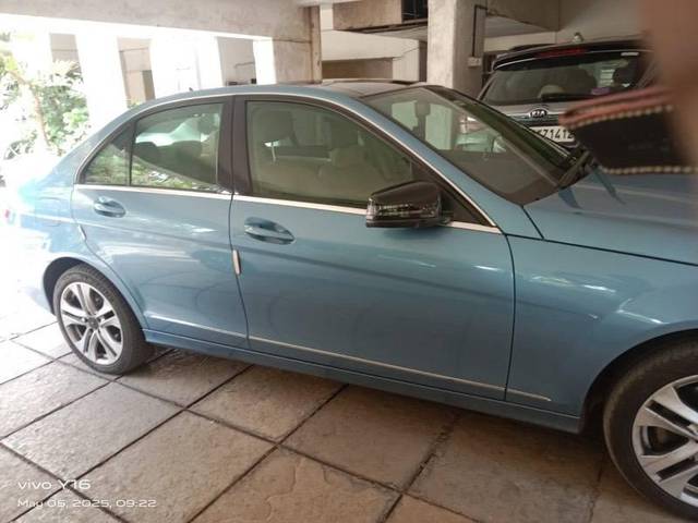 https://images10.gaadi.com/usedcar_image/4580476/original/processed_67fe1110-3c4b-4d43-9cf9-9f4cbd8b66eb.jpeg?imwidth=6402