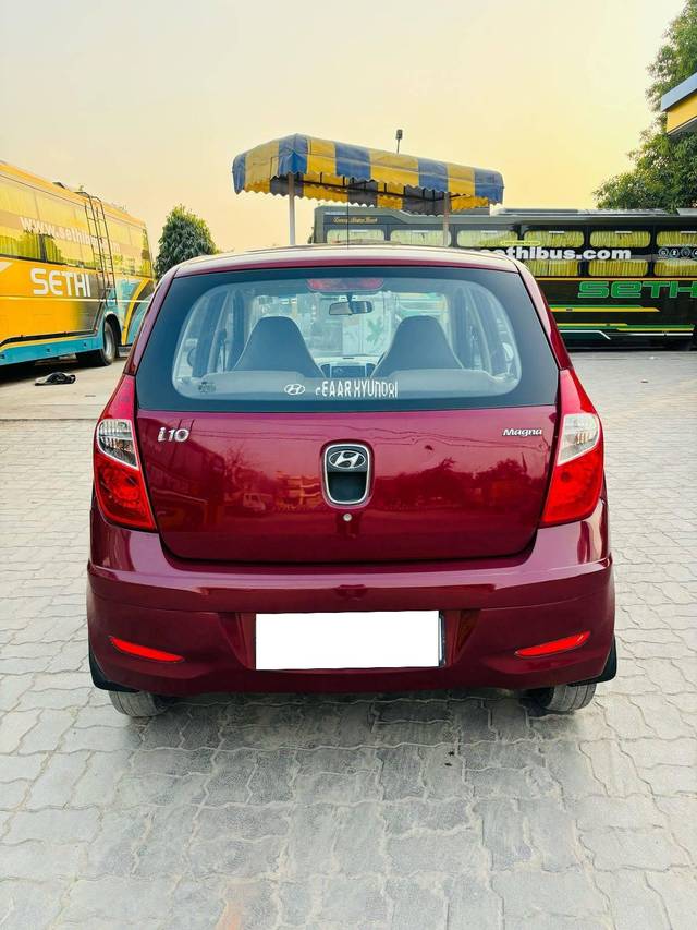https://images10.gaadi.com/usedcar_image/4580538/original/processed_78d9ea96d221817825d25d01256f6e13.jpg?imwidth=6402