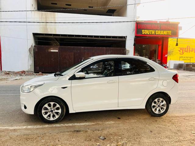 https://images10.gaadi.com/usedcar_image/4580544/original/processed_556de70b0e5c128163bb1b28a4bdf688.jpg?imwidth=6400