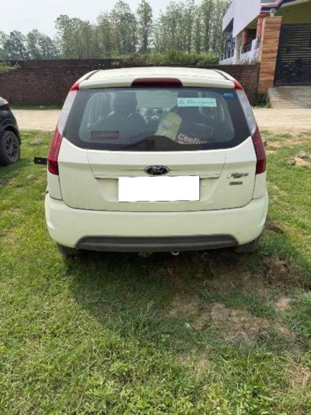 https://images10.gaadi.com/usedcar_image/4580549/original/processed_1870129f-6b67-4562-88cd-8a82fd6ae150.jpeg?imwidth=6402