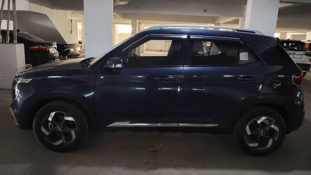 https://images10.gaadi.com/usedcar_image/4580576/original/processed_fabe01cb-6062-424e-af61-ce00a4a7d499.jpg?imwidth=6400