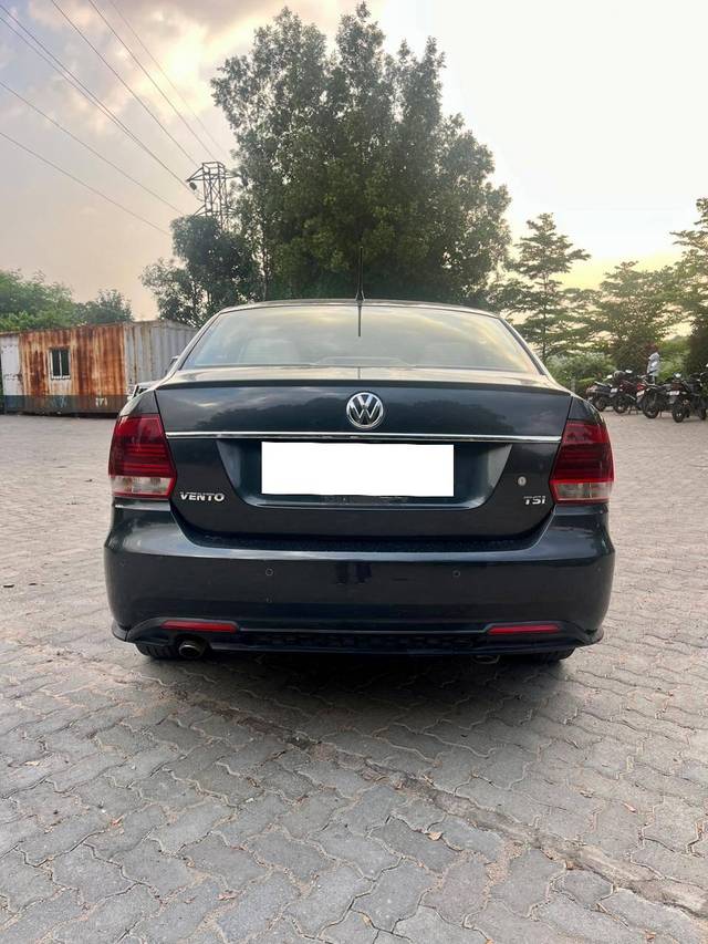 https://images10.gaadi.com/usedcar_image/4580596/original/processed_a67807eb862e472b819ae40cc900abf2.jpg?imwidth=6401