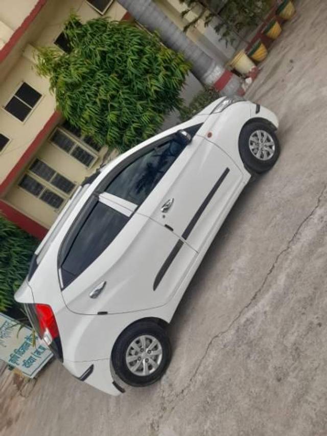 https://images10.gaadi.com/usedcar_image/4580599/original/processed_eef8feaf-6063-473e-a287-de133ae26aed.jpg?imwidth=6400
