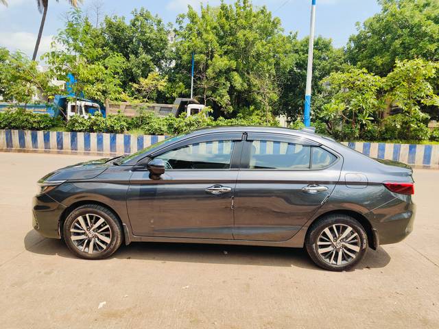 https://images10.gaadi.com/usedcar_image/4580606/original/f140df46f9f6d435f9935d6660ede1d1.jpg?imwidth=6401