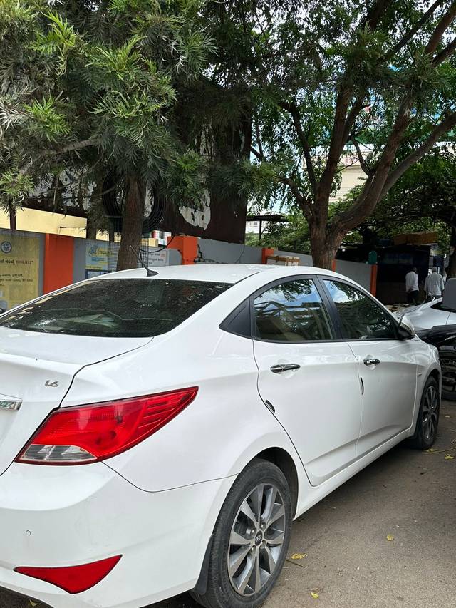 https://images10.gaadi.com/usedcar_image/4580620/original/9b6c45a0-4562-4626-bcee-a7ba7bd974b1.jpg?imwidth=6402