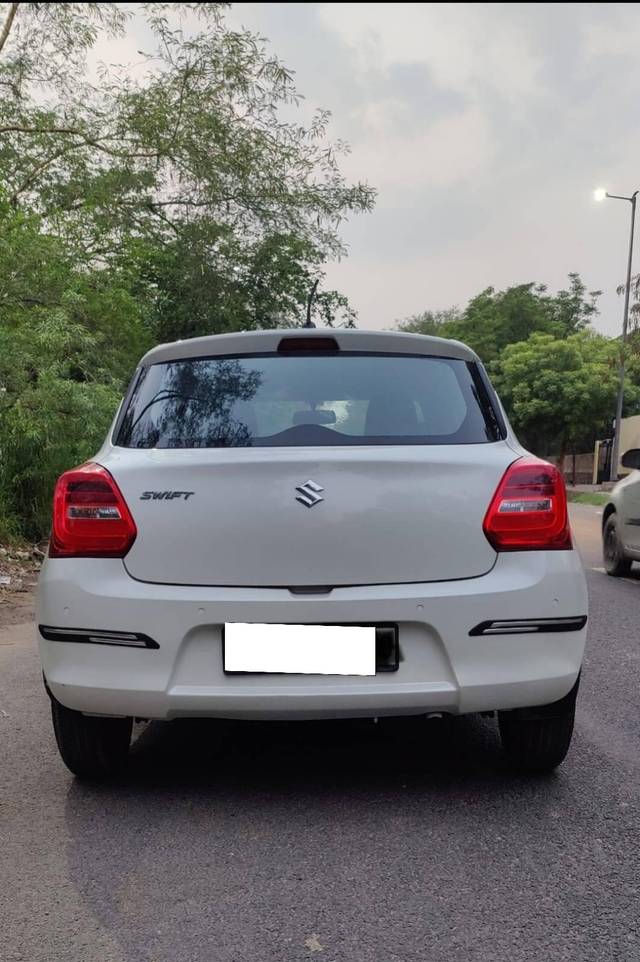 https://images10.gaadi.com/usedcar_image/4580638/original/processed_dd3b56e20074ab17f56ee614b5bc49df.jpg?imwidth=6402