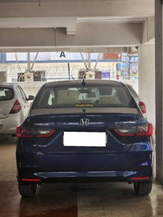 https://images10.gaadi.com/usedcar_image/4580671/original/processed_c5d41c68-0108-4524-bf31-6fbfdc203878.jpg?imwidth=6400