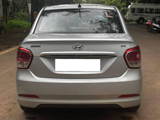 https://images10.gaadi.com/usedcar_image/4580675/original/processed_bb02edf31f33a5a4f62d83ac1d30ce4f.jpg?imwidth=6402