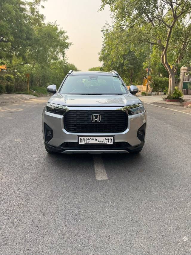https://images10.gaadi.com/usedcar_image/4580760/original/c82768ef071854db20f543d28d7bd091.jpg?imwidth=6400