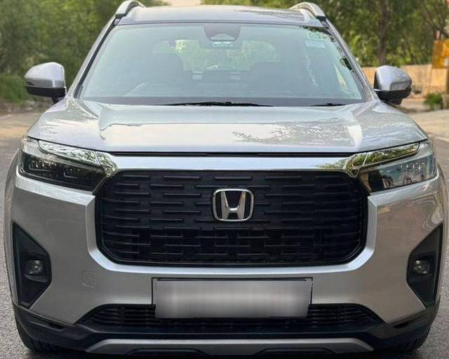 https://images10.gaadi.com/usedcar_image/4580760/original/processed_c82768ef071854db20f543d28d7bd091.jpg?imwidth=6400