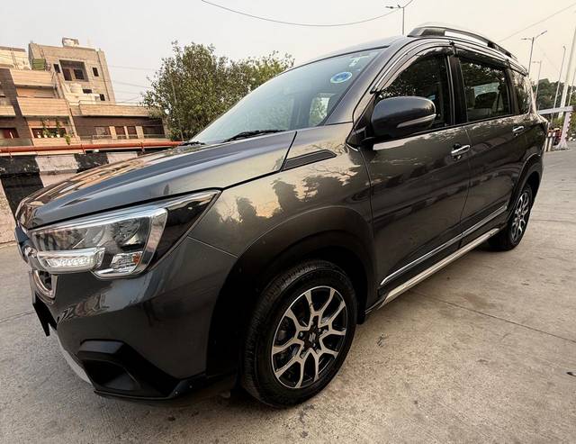 https://images10.gaadi.com/usedcar_image/4580776/original/fc77339528640ac9f6679805340c1a72.jpg?imwidth=6400