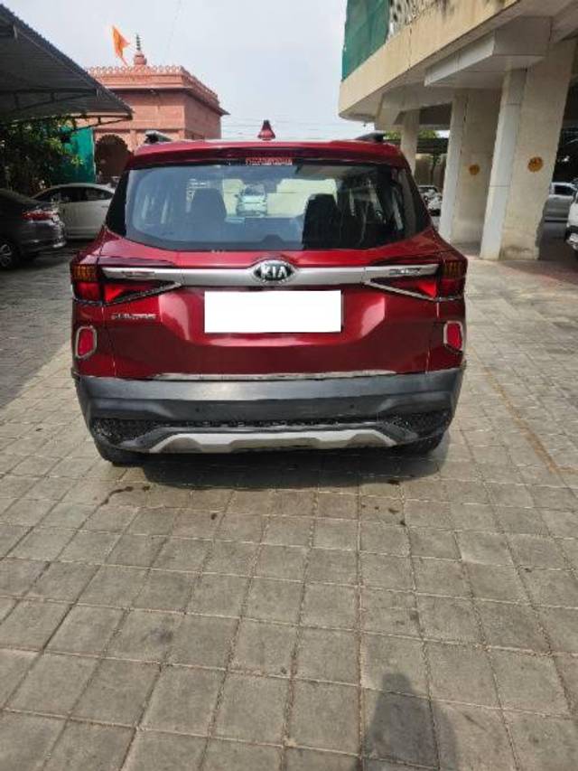 https://images10.gaadi.com/usedcar_image/4580803/original/processed_7293e02b-5303-446a-adff-391e594cfc69.jpg?imwidth=6401