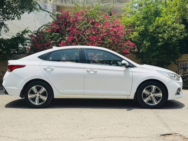 https://images10.gaadi.com/usedcar_image/4580807/original/d71a2b651fcf3363ae3b97faf100f4c8.jpg?imwidth=6401